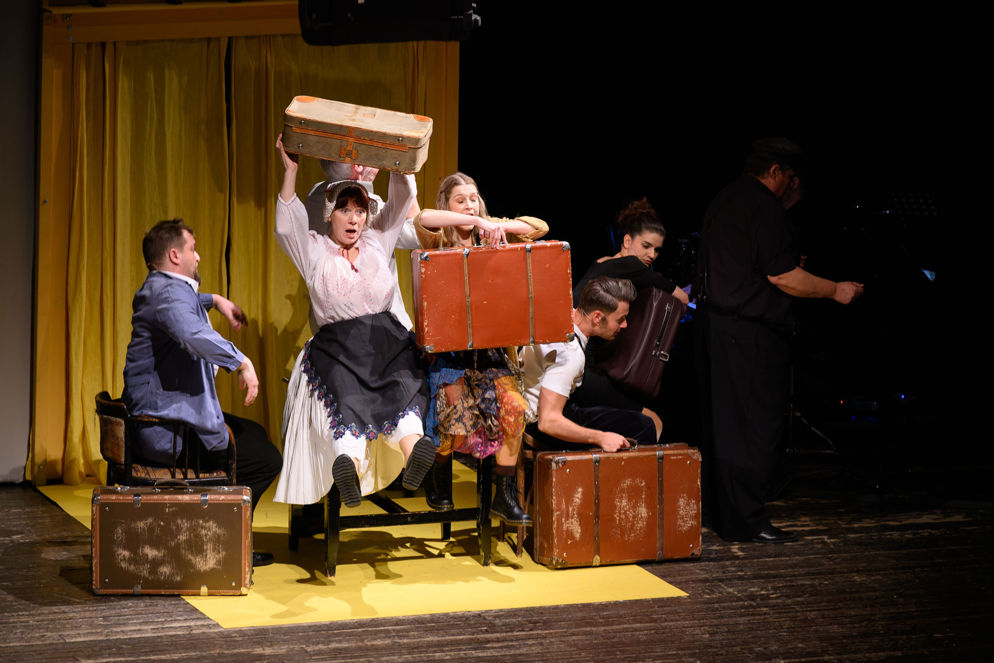 Radošinské naivné divadlo