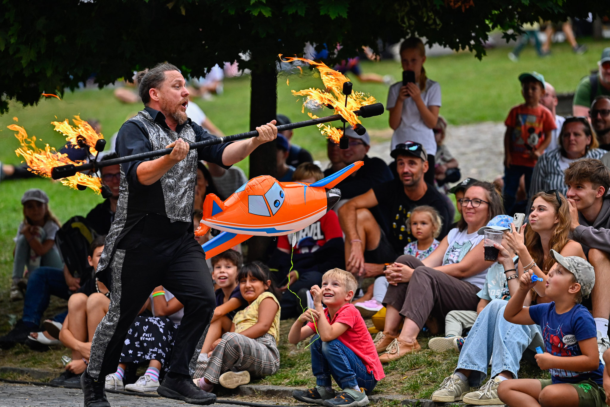 KG25 All in circus Fire show MS 06